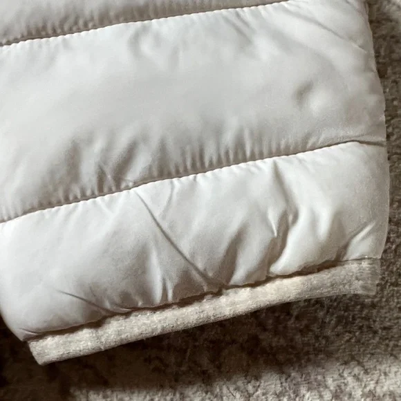 Elegant Women's Cream Puffer Jacket - Picture 10 of 10